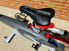 Load image into Gallery viewer, Life Fitness LifeCycle GX Indoor Commercial Bike