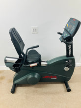 Load image into Gallery viewer, Life Fitness Life Cycle 9500 HR Recumbent Exercise Bike