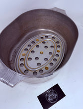 Load image into Gallery viewer, Vintage Wagner Ware Magnalite 4265 Roaster 8 Qt Lid &amp; Trivet