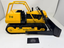 Load image into Gallery viewer, Vintage 1976 Mighty Tonka T-9 Bulldozer