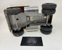 Load image into Gallery viewer, Vintage ERTL International Transtar Cattle / Livestock Semi Trailer Truck