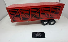 Load image into Gallery viewer, Vintage ERTL International Transtar Cattle / Livestock Semi Trailer Truck